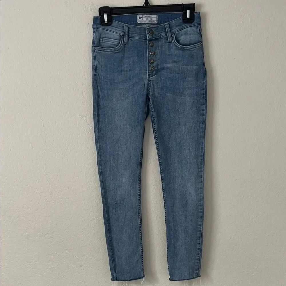 Free People Skinny Jeans Raw Hem Button Fly in Size 28